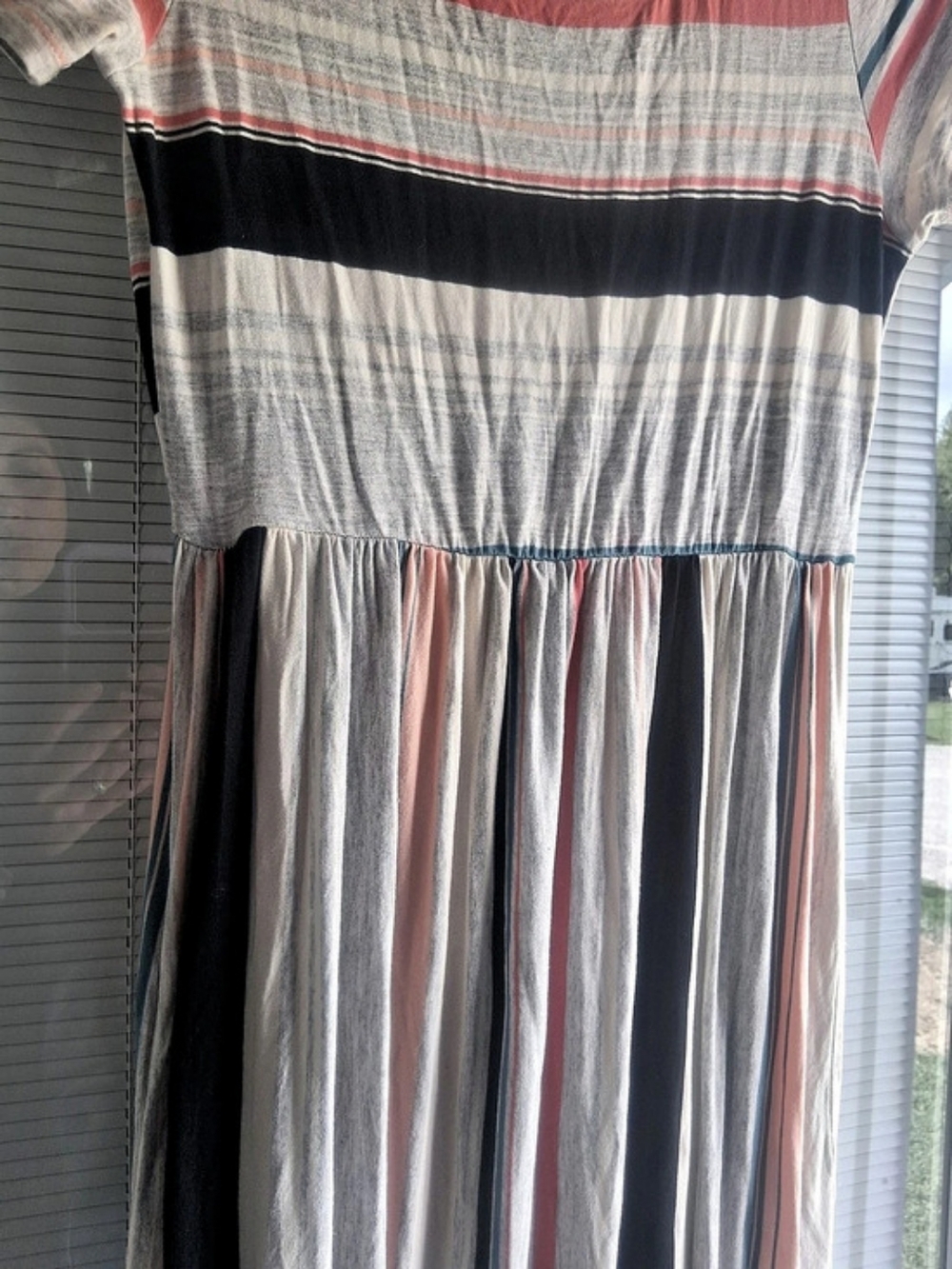 Downeast in Gray & Red Size XS - Picture 6 of 8